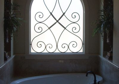 Frosted-over-the-tub-with-direct-sun-light